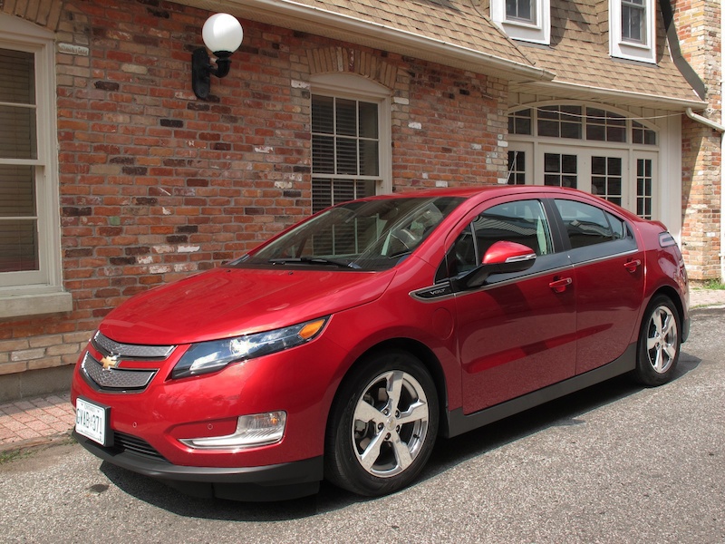 2014 Chevrolet Volt Red front side view