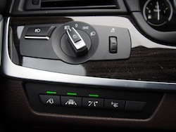 2014 寶馬 BMW 535d xDrive Metallic White driver controls