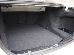 2014 寶馬 BMW 535d xDrive Metallic White rear trunk storage space