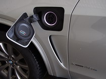2016 BMW X5 xDrive40e Plug-In Hybrid charge port