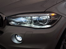 2016 BMW X5 xDrive40e Plug-In Hybrid front led headlights on