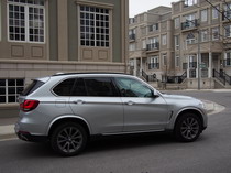 2016 BMW X5 xDrive40e Plug-In Hybrid rear side view